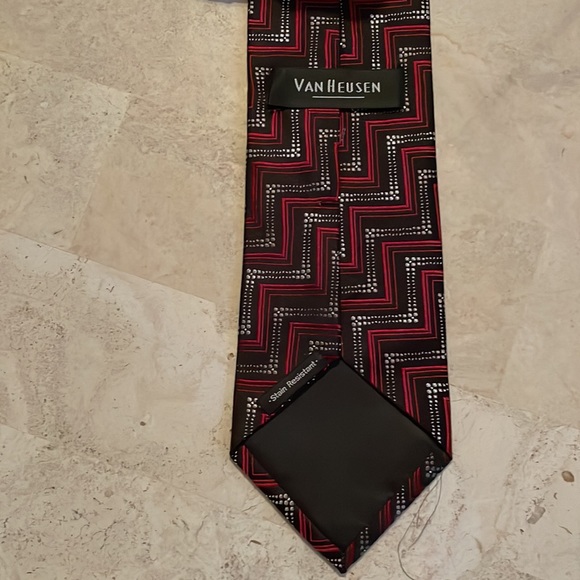 Van Heusen Tie, Multi-colors: Silver, Black & Red - Picture 3 of 6